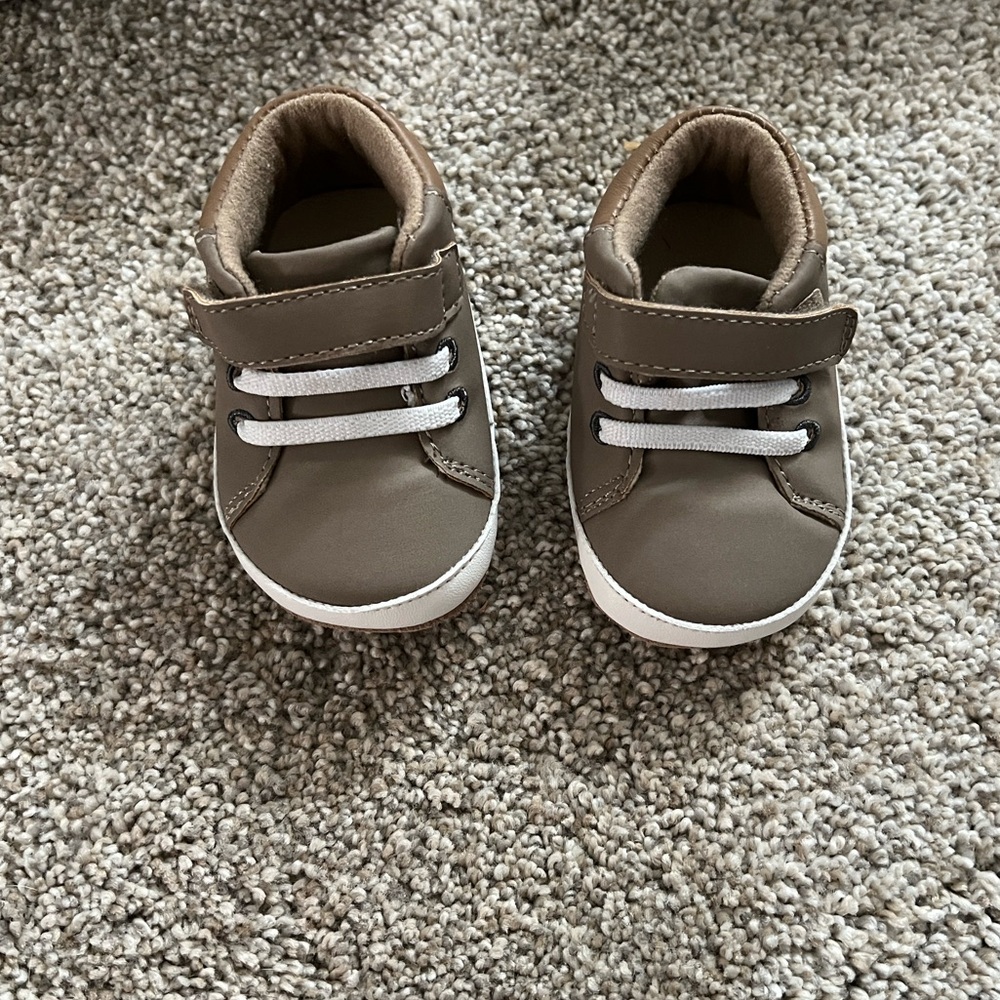 Robeez Tan Baby Casual Activewear Sneaker Walker First Kick Shoes 3-6 Months